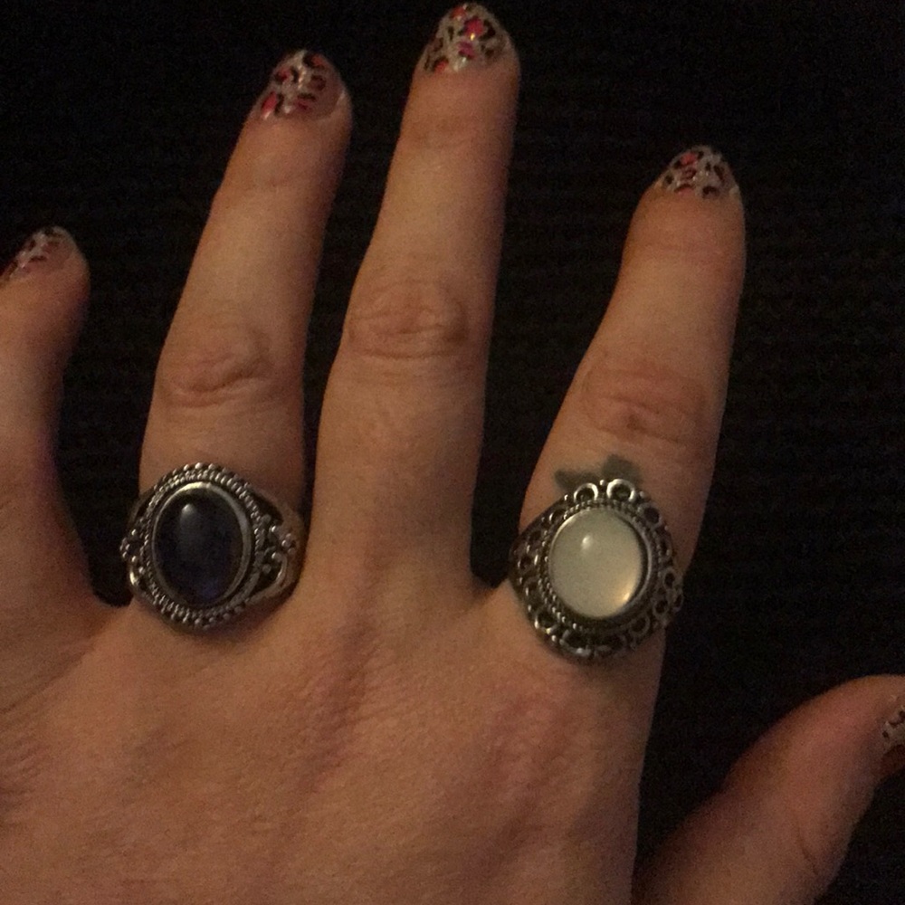 2 cocktail rings